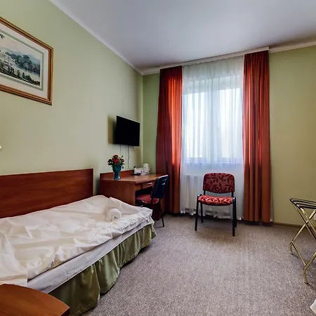 Plaza Bed & Breakfast 3*