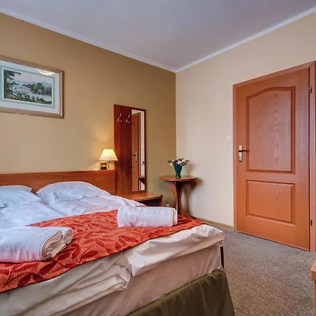 Plaza Bed & Breakfast 3*