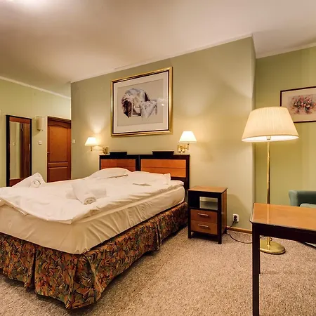 Frühstückspension Plaza 3*