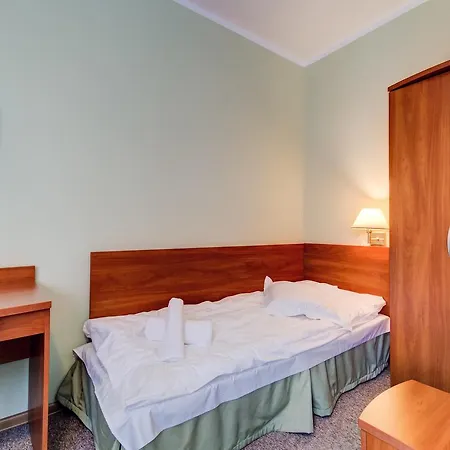 Plaza Bed & Breakfast 3*