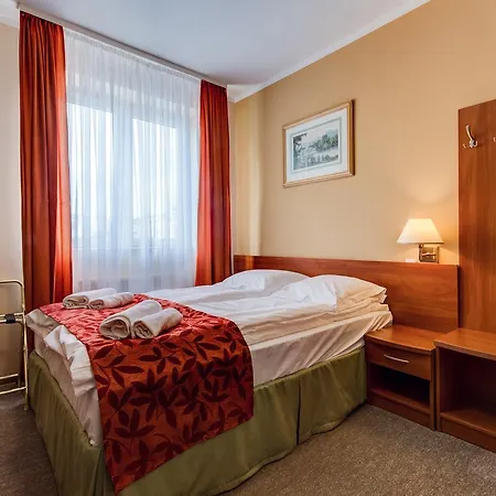 Frühstückspension Plaza 3*