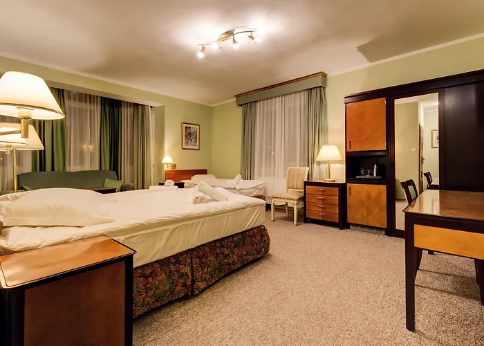 Plaza Bed & Breakfast 3*