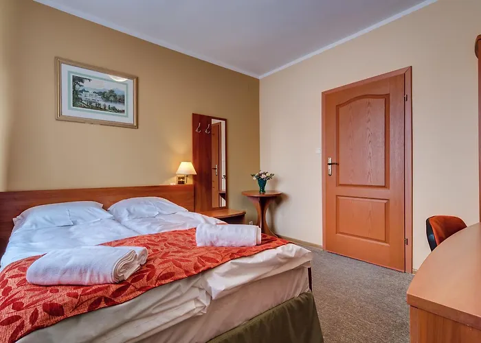 Plaza Bed & Breakfast 3*